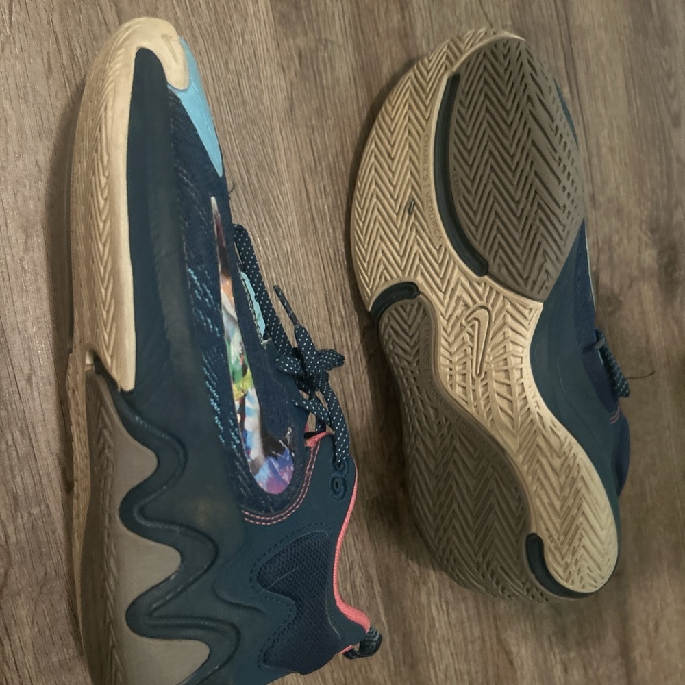 Nike Blue and Pink Sneakers with Chunky Sole - Picture 4 of 5